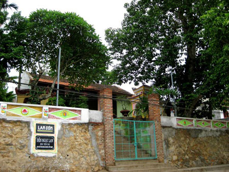 Quang[-]cảnh[-]Đền[-]Ngọc[-]Lan